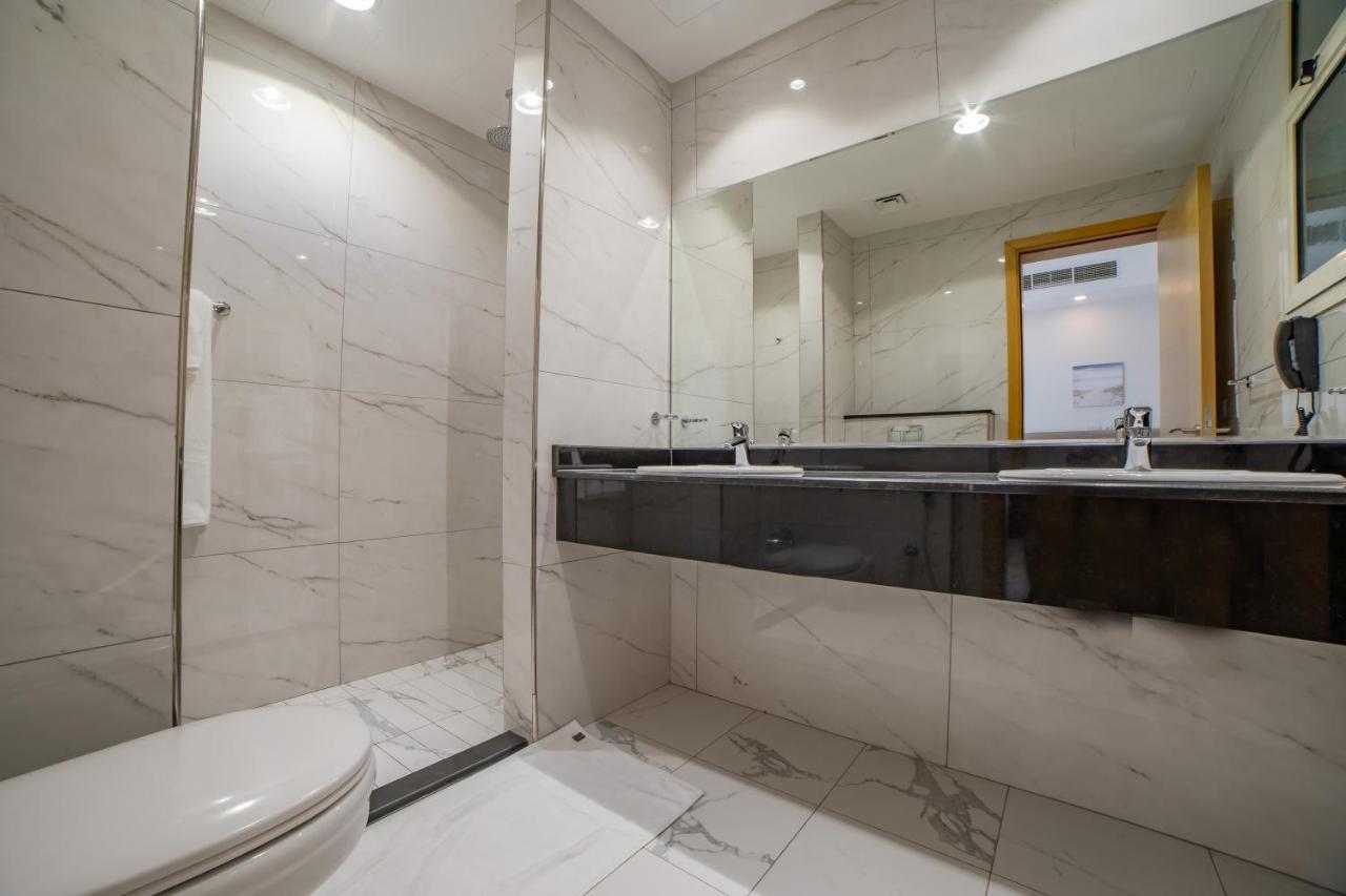 Platinum Coast Hotel Apartments Φουτζάυρα Εξωτερικό φωτογραφία Bathroom
