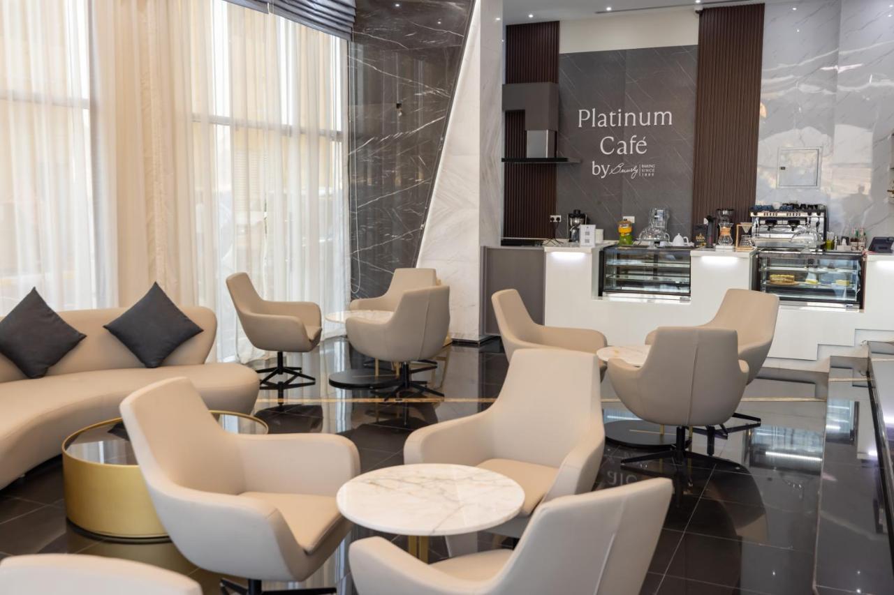 Platinum Coast Hotel Apartments Φουτζάυρα Εξωτερικό φωτογραφία Platinum Cafe