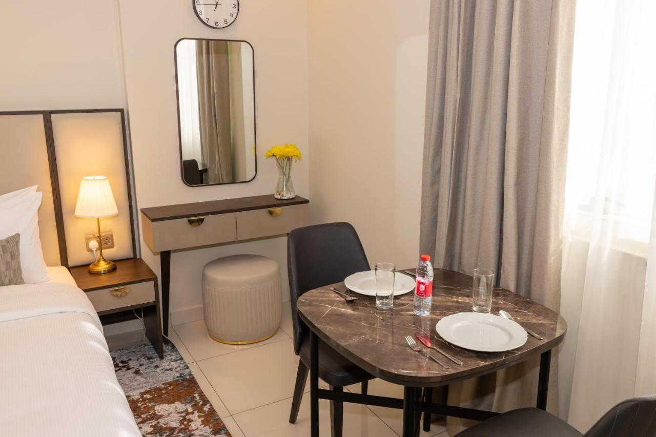 Platinum Coast Hotel Apartments Φουτζάυρα Εξωτερικό φωτογραφία A room at the hotel