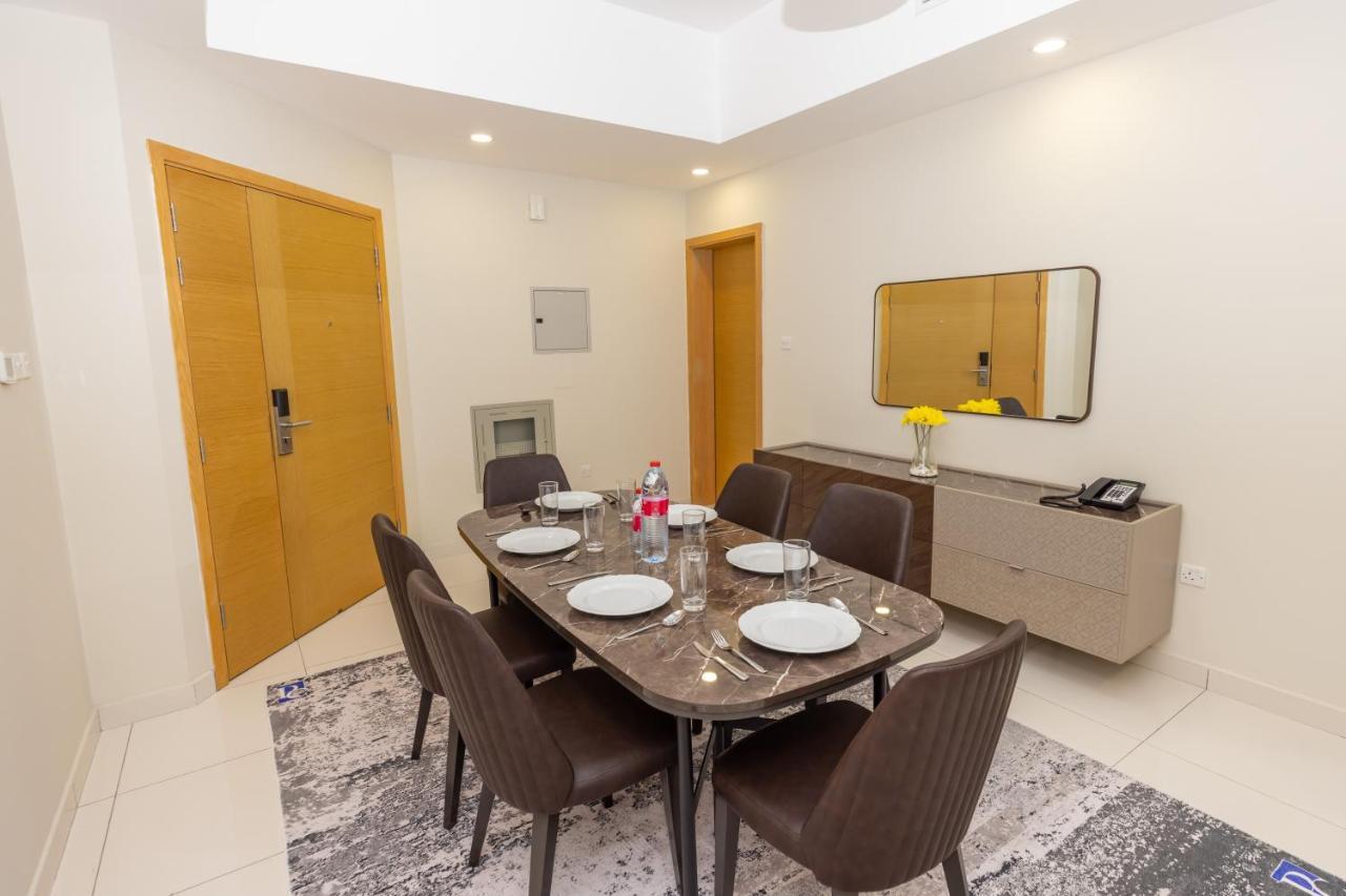 Platinum Coast Hotel Apartments Φουτζάυρα Εξωτερικό φωτογραφία A dining room