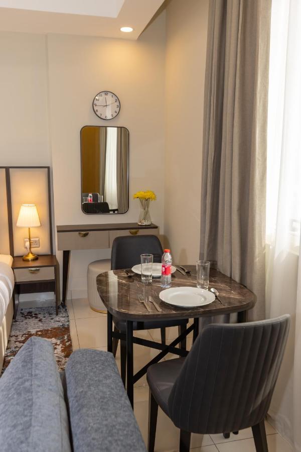 Platinum Coast Hotel Apartments Φουτζάυρα Εξωτερικό φωτογραφία A room at the hotel